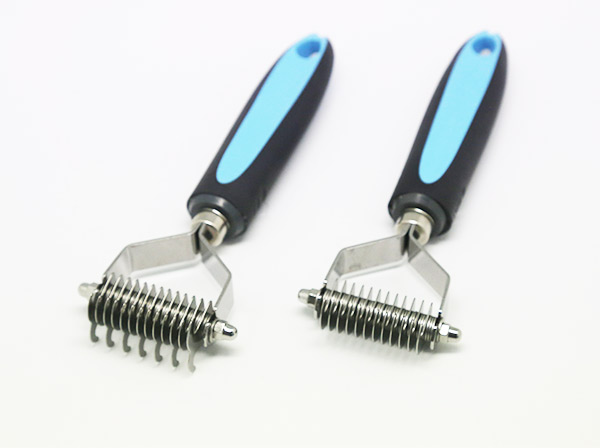 Small Pet deshedding comb